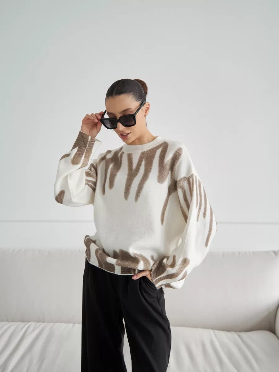 Women's oversized sweater - Modern print knitted sweater with round neckline