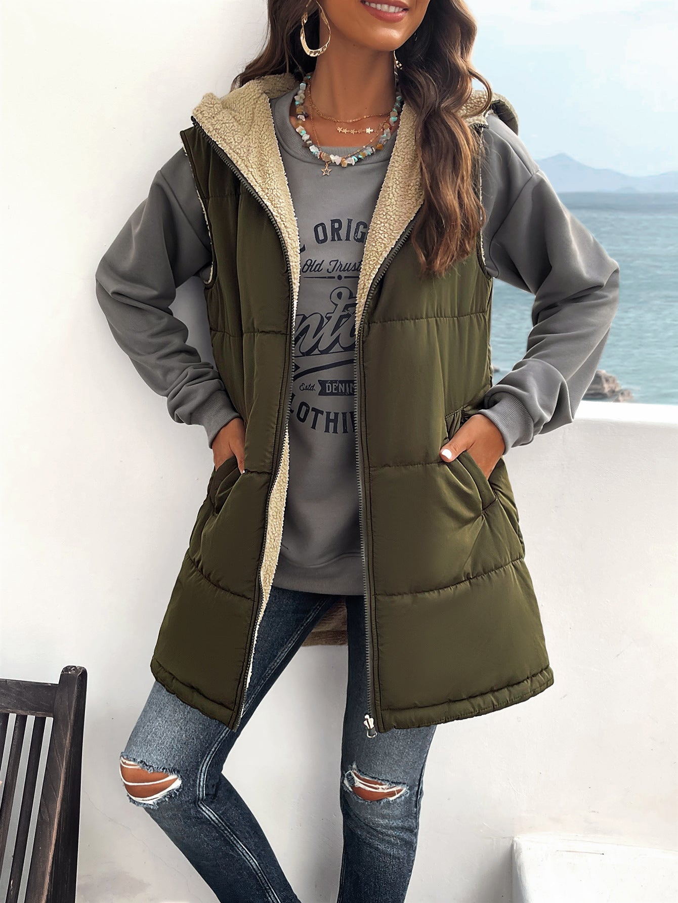 Elegant Puffer Vest with Hood and Sherpa Lining for Cozy Outings