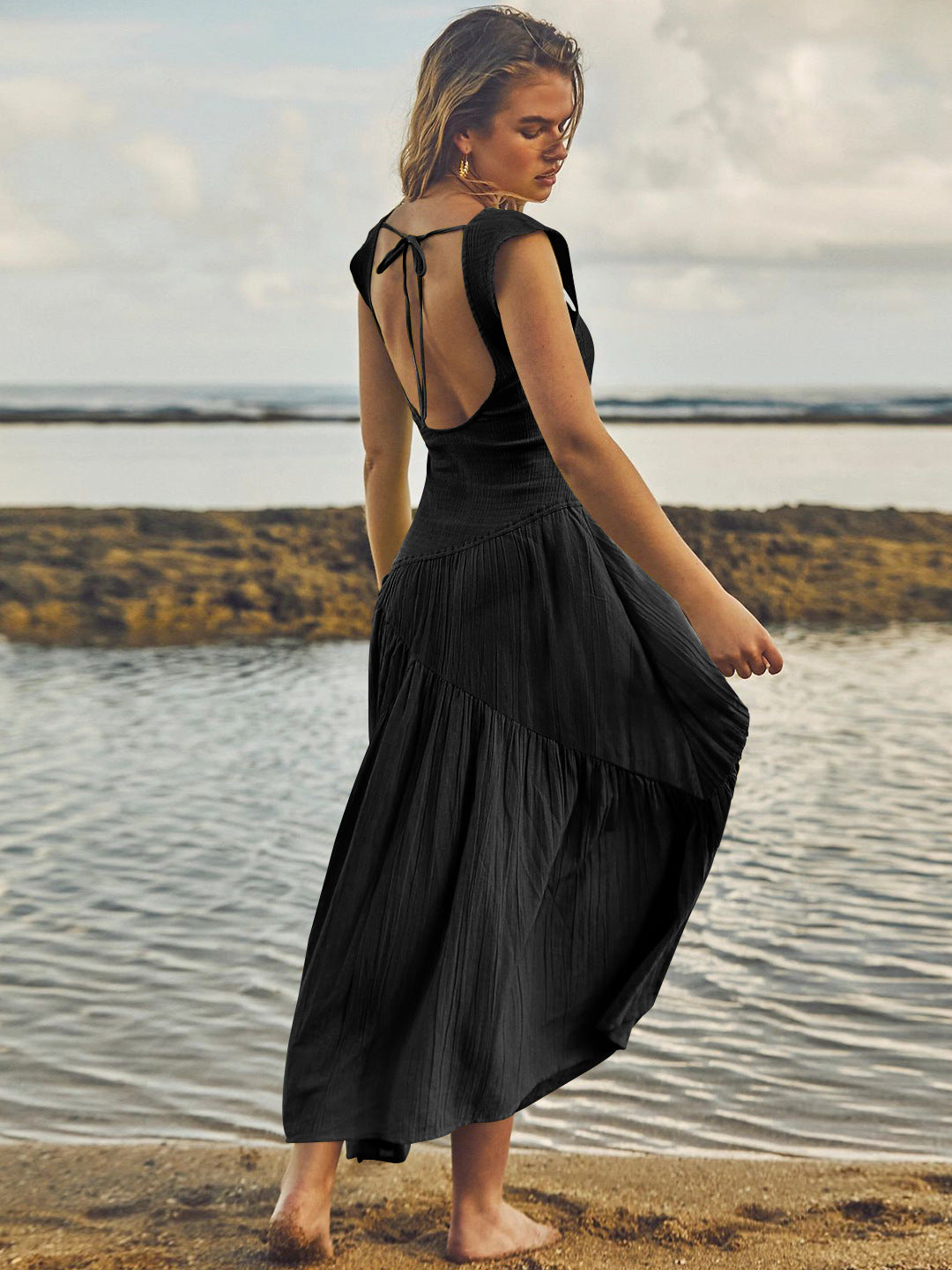 Black Square Neck Pleated Sleeveless Waist Dress