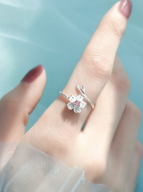 Silver Zircon Flower Ring Pinchbox 